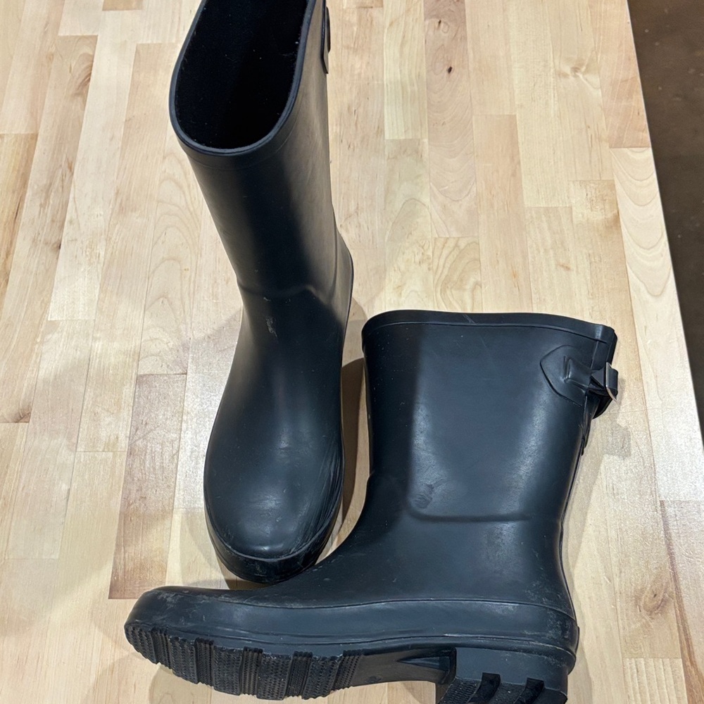 Target Black Waterproof Boots - Picture 4 of 6